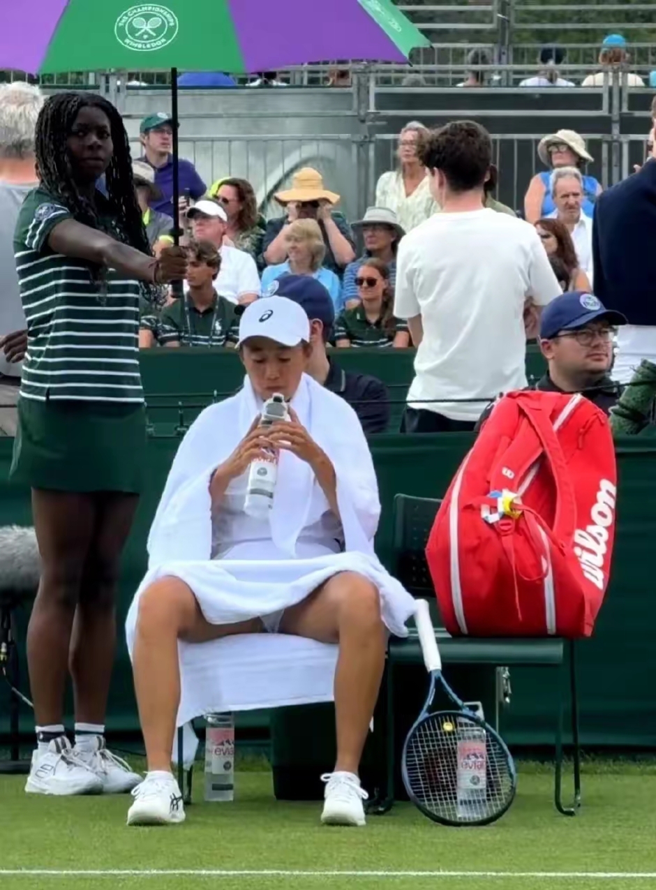 温网翻盘法网，西西帕斯带队取胜