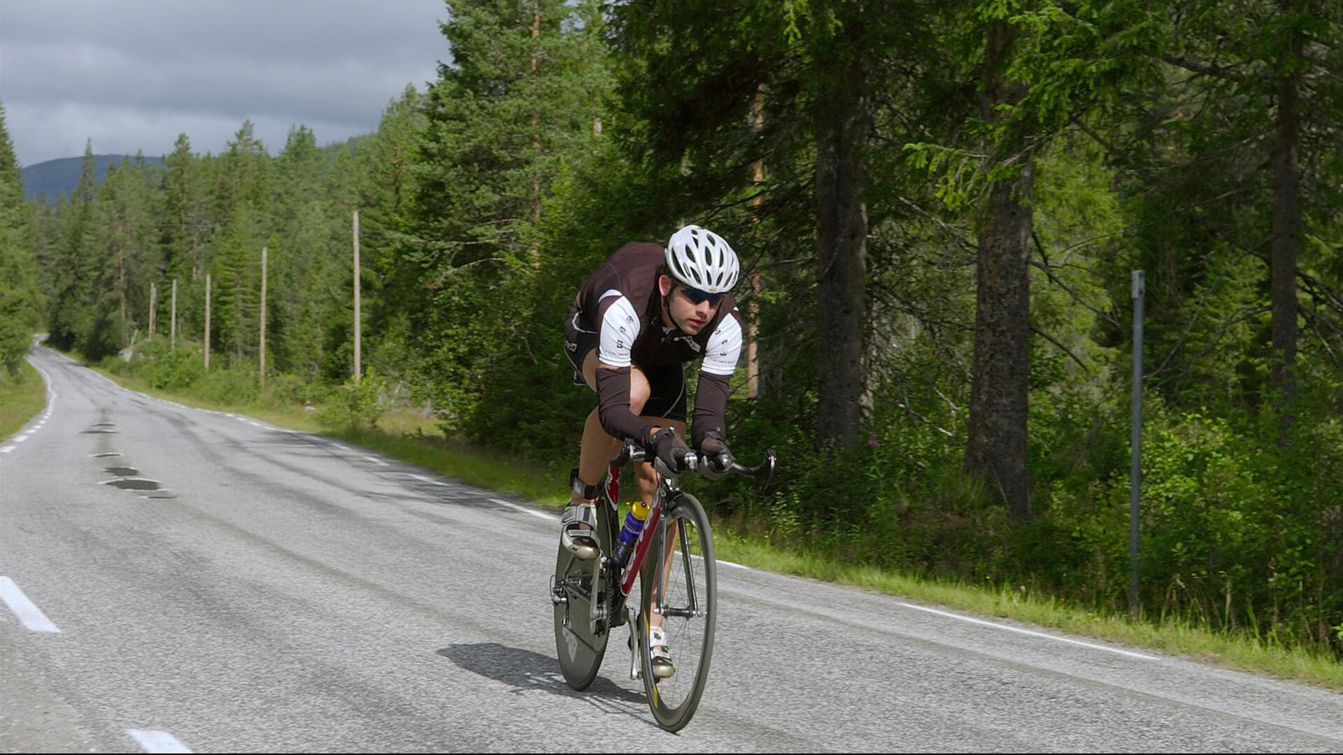 世界排名争夺战之夜，阿坎吉关键进球定乾坤
