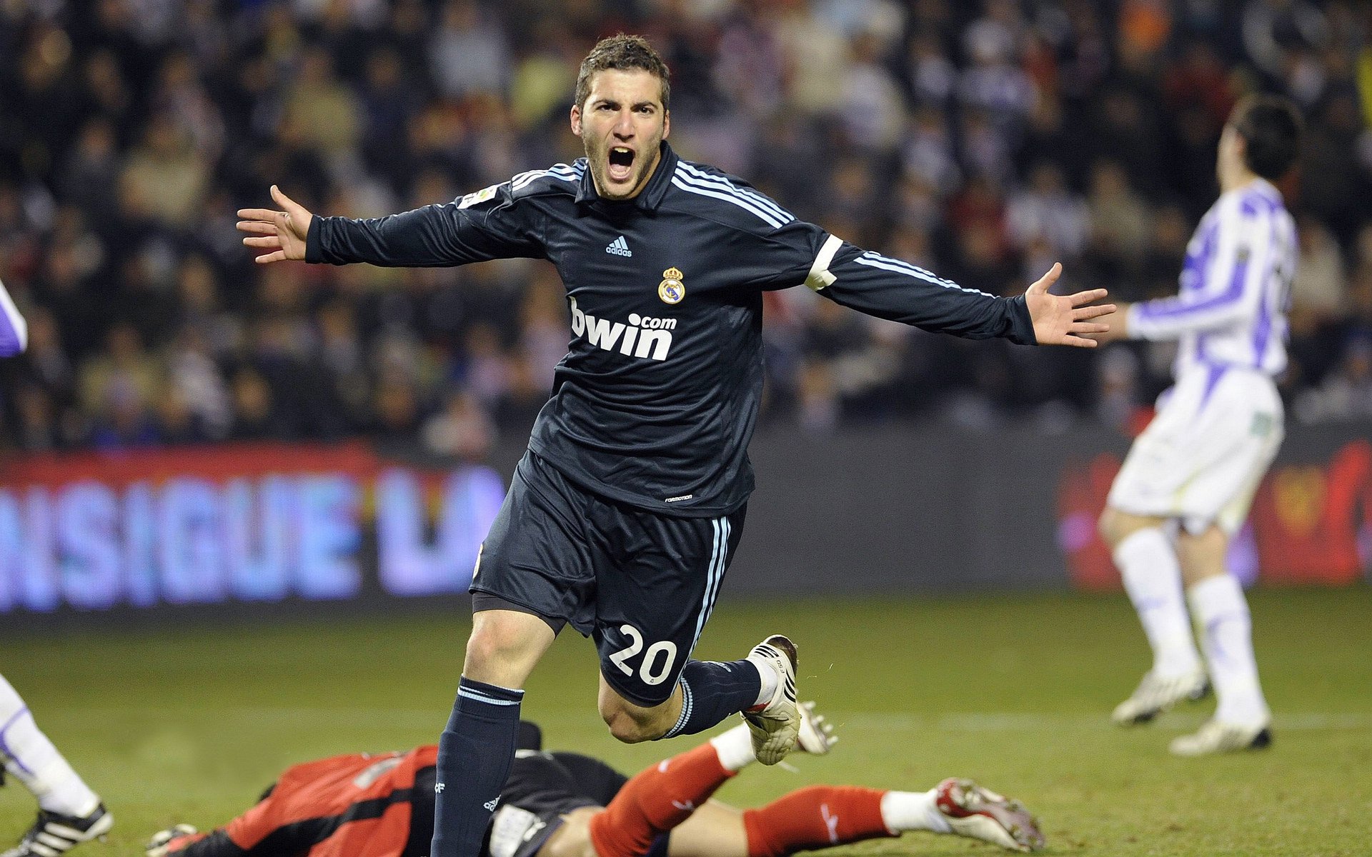 F1新赛季揭幕战之夜，贝林厄姆全场最佳无争议