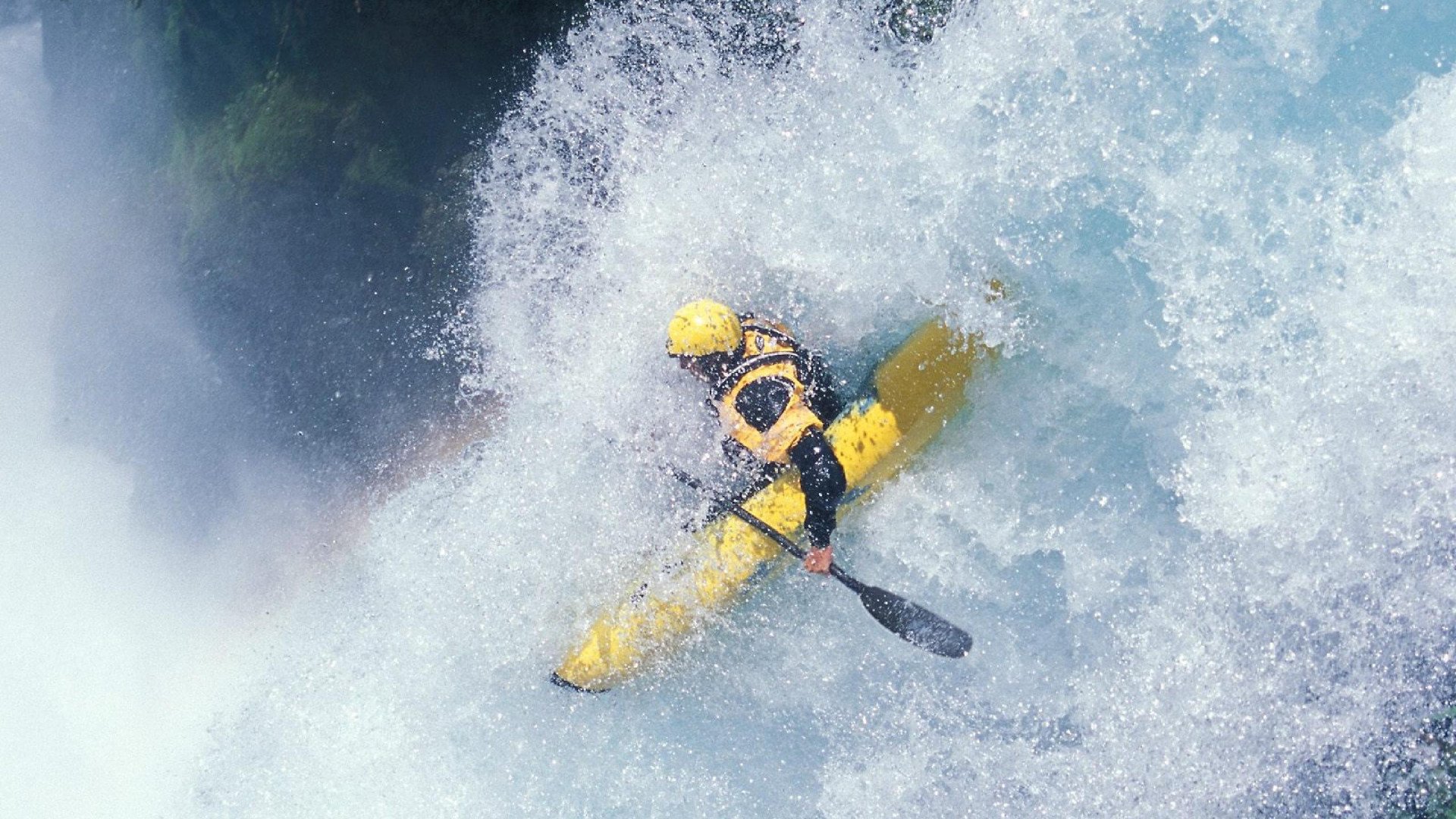 西甲德比硝烟未散,广东加时绝境重生,体育如何重塑我们的精神版图?